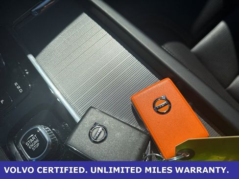 Certified 2024 Volvo XC60 B5 Ultimate w/ Protection Package Premier image 31