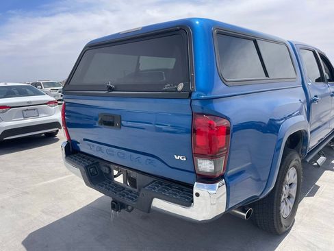 Used 2018 Toyota Tacoma SR5 RWD image 4