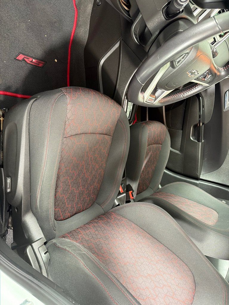 Used 2018 Chevrolet Sonic LT w/ Convenience Package FWD image 10