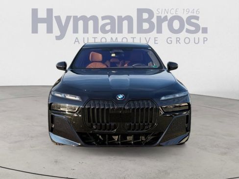 Used 2023 BMW i7 xDrive60 w/ Executive Package 2 image 8