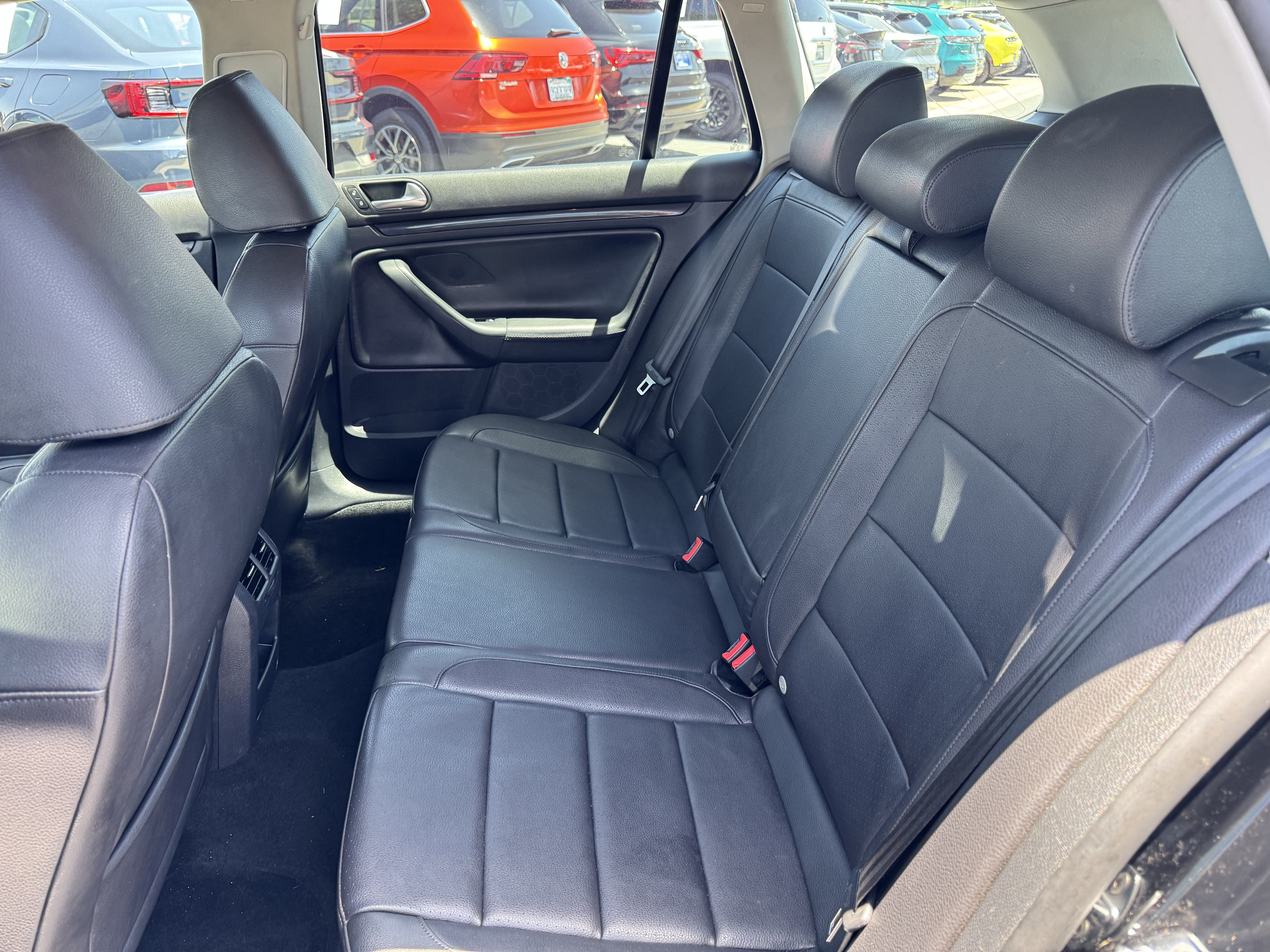 Used 2012 Volkswagen Jetta SE FWD image 32