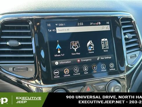 Used 2022 Jeep Grand Cherokee Laredo X image 21