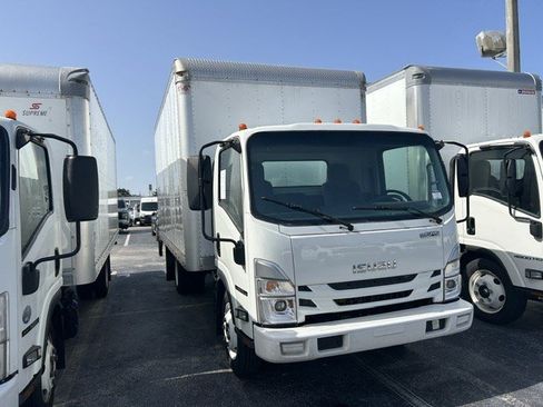 Used 2024 Isuzu NPR RWD image 6