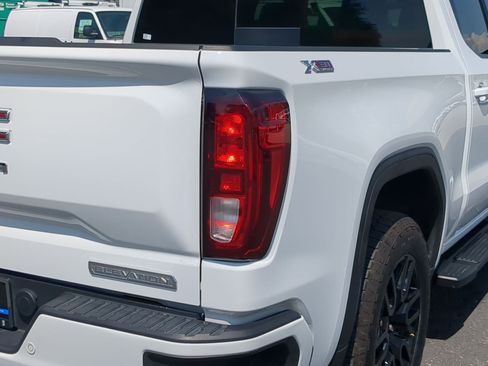 Used 2024 GMC Sierra 1500 Elevation w/ Elevation Premium Package AWD/4WD image 12
