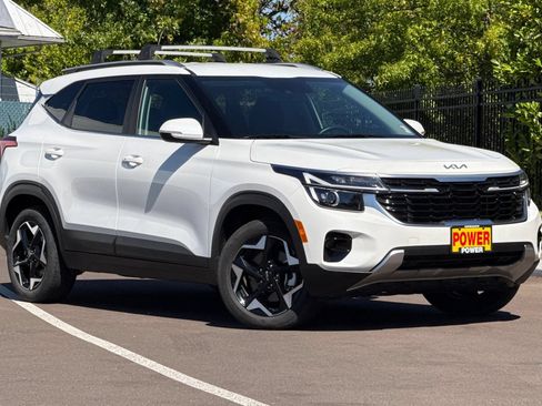 Used 2025 Kia Seltos EX AWD/4WD image 2