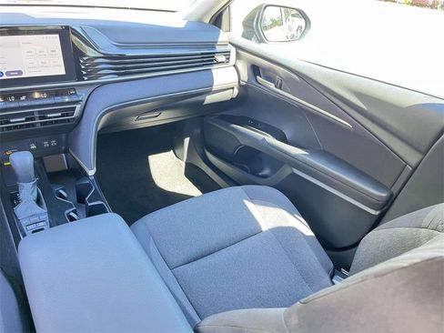 Used 2025 Toyota Camry LE image 27