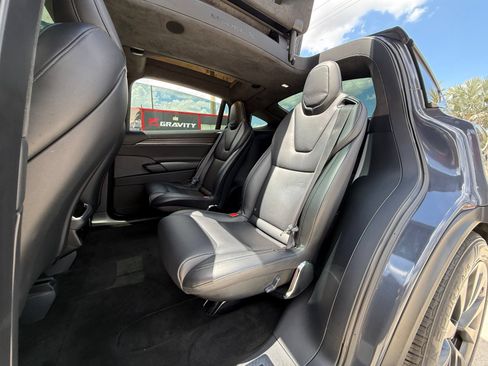 Used 2023 Tesla Model X AWD/4WD image 18