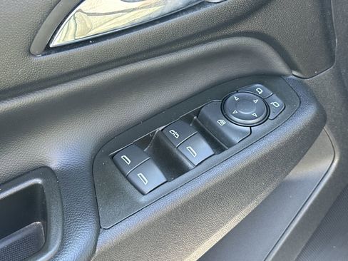 Used 2023 Chevrolet Equinox LT image 15