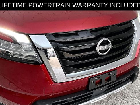 Used 2023 Nissan Pathfinder SL AWD/4WD image 38
