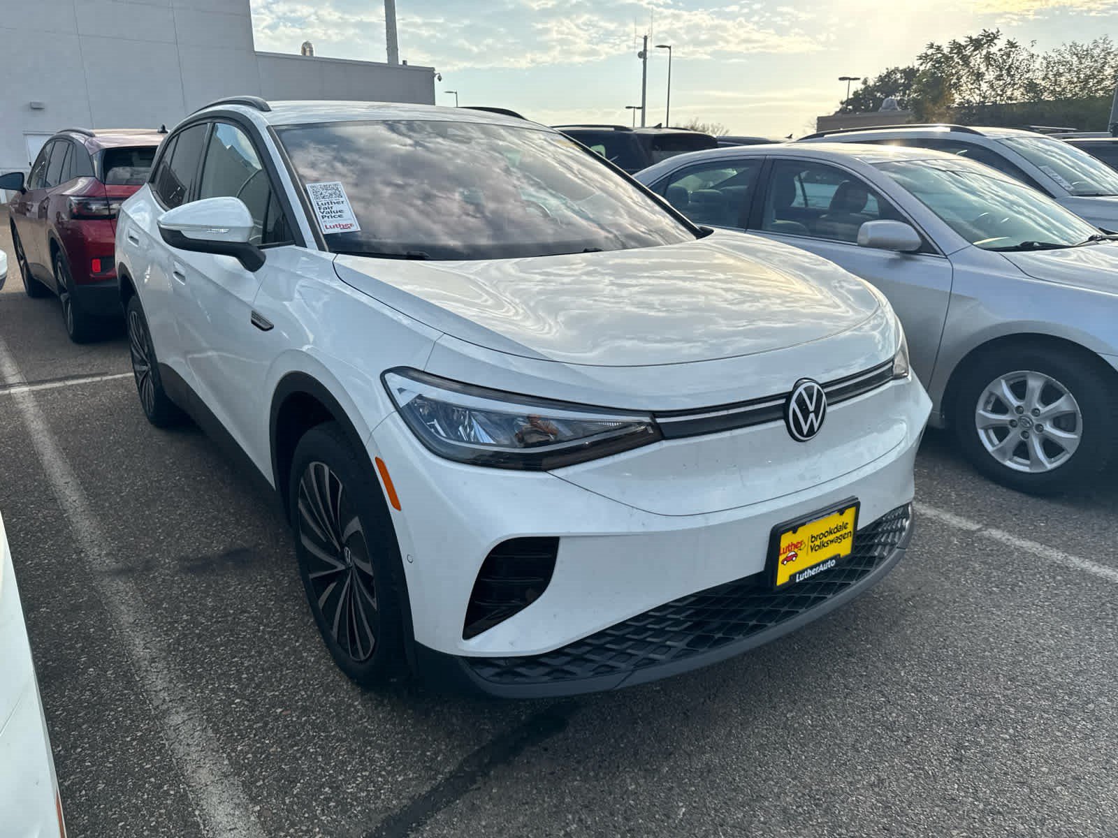 Used 2024 Volkswagen ID.4 Pro AWD/4WD image 2