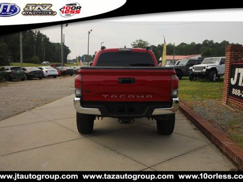 Used 2018 Toyota Tacoma SR5 RWD image 6