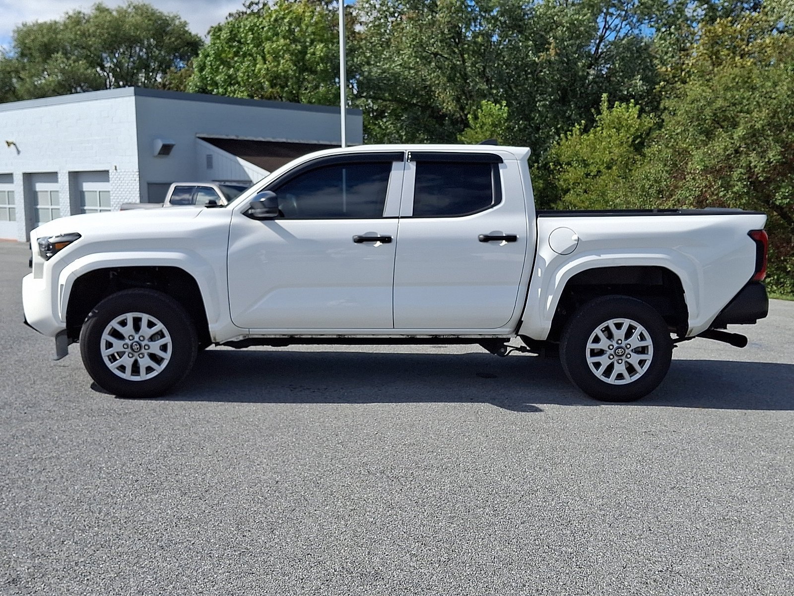 Certified 2024 Toyota Tacoma SR w/ SR Upgrade Package RWD image 4