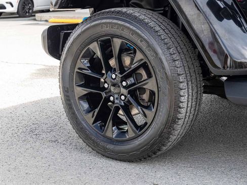 Used 2023 Jeep Wrangler Unlimited Sahara w/ Cold Weather Group image 7