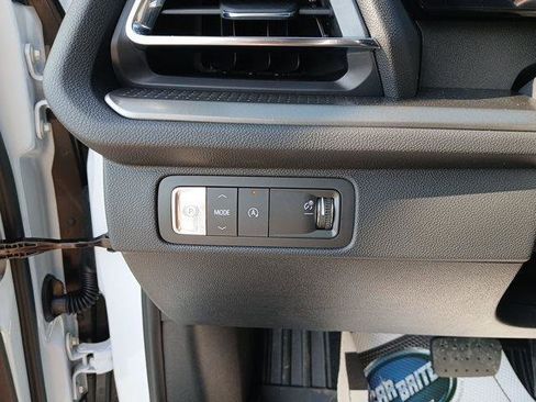 New 2026 Chevrolet Traverse LT w/ Enhanced Driving Package image 11