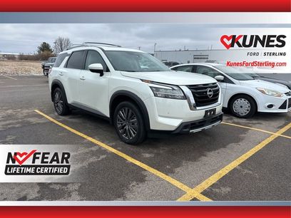 Used 2024 Nissan Pathfinder SL w/ SL Premium Package