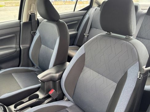 Used 2025 Nissan Versa SV FWD image 31