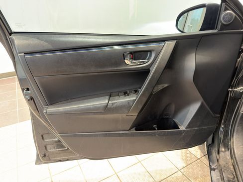 Used 2018 Toyota Corolla SE FWD image 13