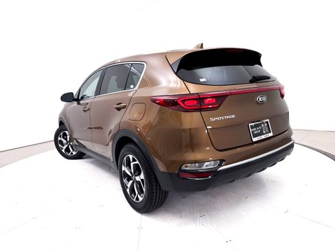 Certified 2021 Kia Sportage LX FWD image 2