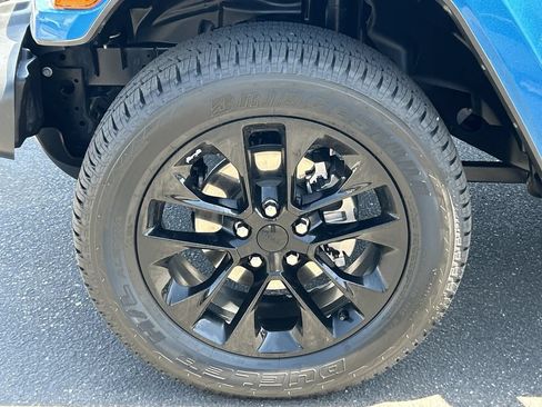 Used 2021 Jeep Wrangler Unlimited Sahara w/ Safety Group AWD/4WD image 33