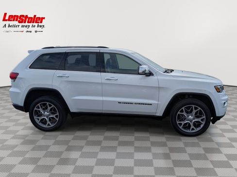 Used 2022 Jeep Grand Cherokee Limited w/ Tech Group AWD/4WD image 6