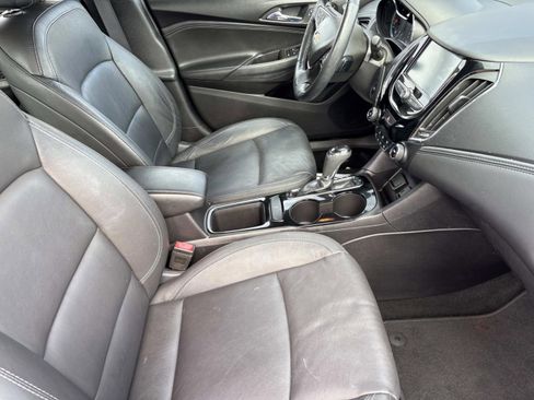 Used 2017 Chevrolet Cruze Premier image 21