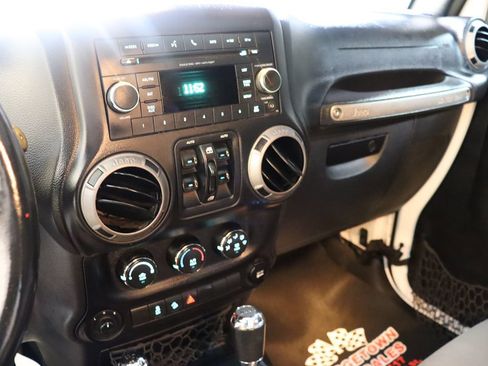 Used 2017 Jeep Wrangler Unlimited Sport w/ Quick Order Package 24S AWD/4WD image 44
