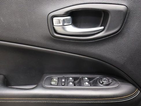 Used 2018 Jeep Compass Latitude w/ Popular Equipment Group image 16