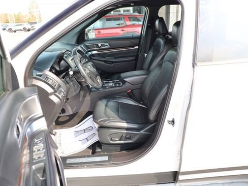 Used 2019 Ford Explorer Limited w/ Class III Trailer Tow Package image 17