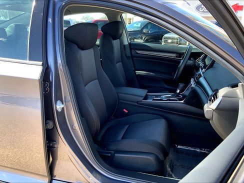 Used 2022 Honda Accord LX image 9
