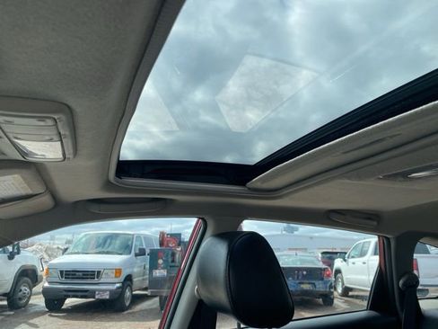 Used 2006 Pontiac Vibe AWD w/ Sport Package image 26