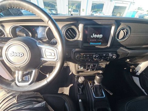 Used 2023 Jeep Wrangler Unlimited Sahara w/ Cold Weather Group AWD/4WD image 6