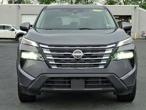 Used 2024 Nissan Rogue SV AWD/4WD image 5