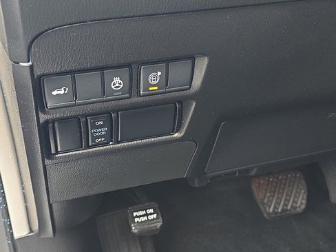 Used 2023 Nissan Armada Platinum w/ Captain's Chairs Package image 29