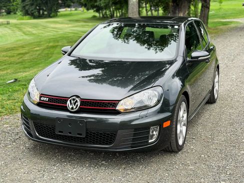 Used 2010 Volkswagen GTI 2-Door FWD image 19