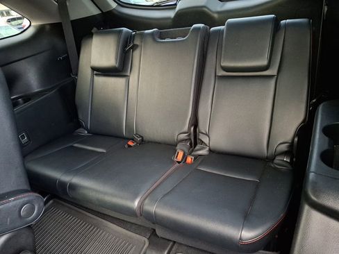 Used 2019 Toyota Highlander SE AWD/4WD image 11