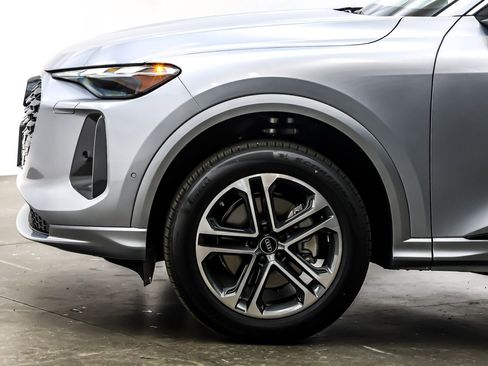 New 2025 Audi Q5 Premium image 10