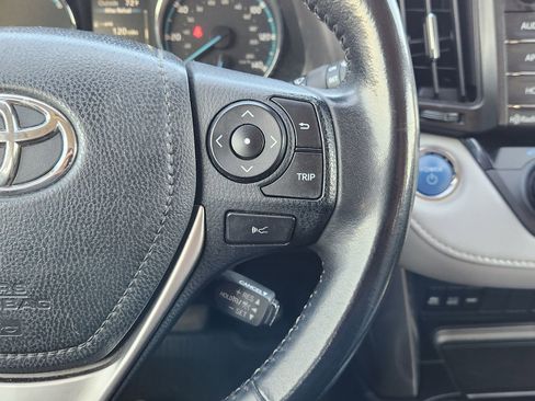 Used 2018 Toyota RAV4 XLE image 34