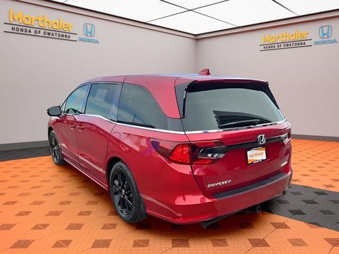 Used 2024 Honda Odyssey Sport image 3