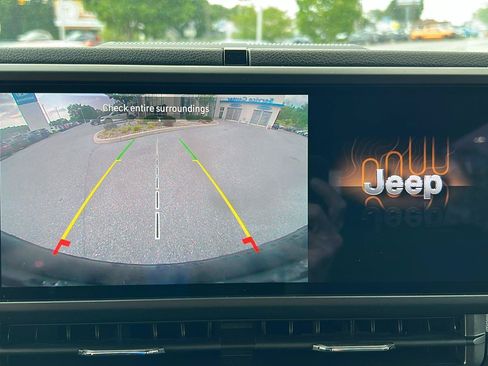 Used 2025 Jeep Wrangler Sport AWD/4WD image 24
