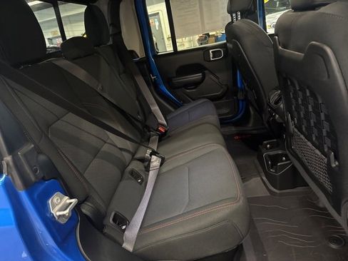 Used 2021 Jeep Gladiator Rubicon w/ Cold Weather Group image 24