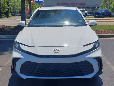 Certified 2025 Toyota Camry SE FWD image 5