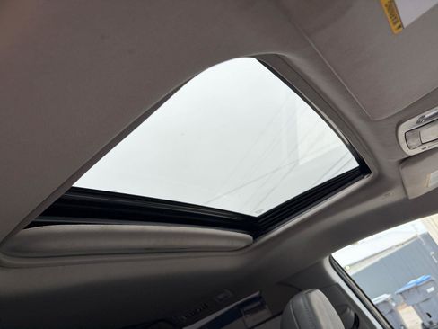 Certified 2022 Toyota Sienna XLE w/ XLE Plus Package FWD image 25