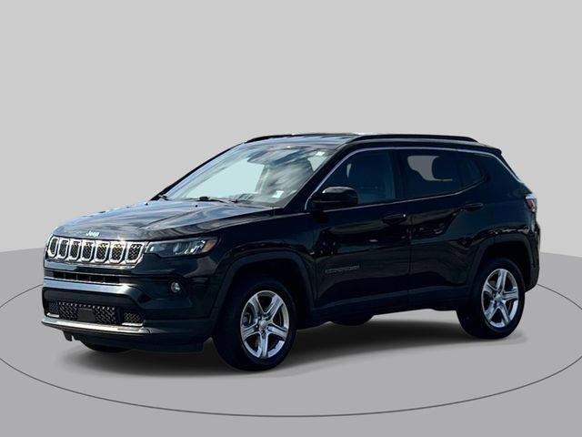 Used 2024 Jeep Compass Latitude AWD/4WD image 8
