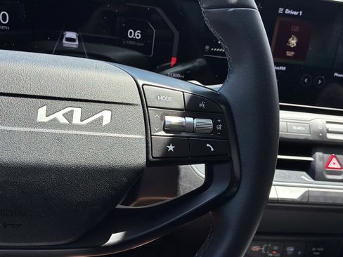 Used 2025 Kia K4 EX FWD image 28