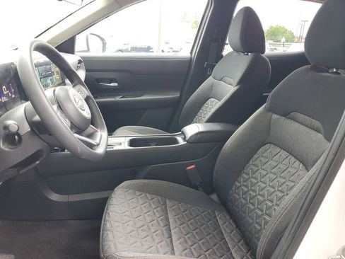 Used 2025 Nissan Kicks SV FWD image 15