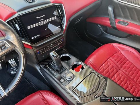 Used 2021 Maserati Ghibli Trofeo image 18