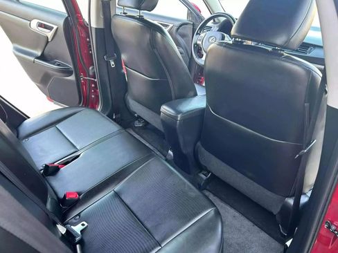 Used 2011 Lexus CT 200h Premium image 11