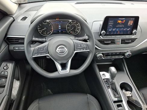 Used 2022 Nissan Altima 2.5 SV AWD/4WD image 12
