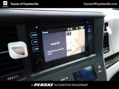 Used 2015 Toyota Sienna XLE w/ XLE Navigation Package FWD image 11