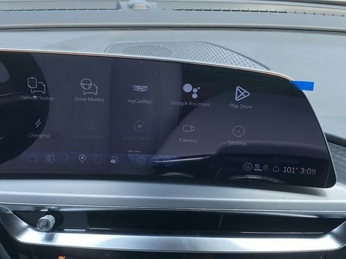 New 2026 Cadillac Lyriq Sport image 17